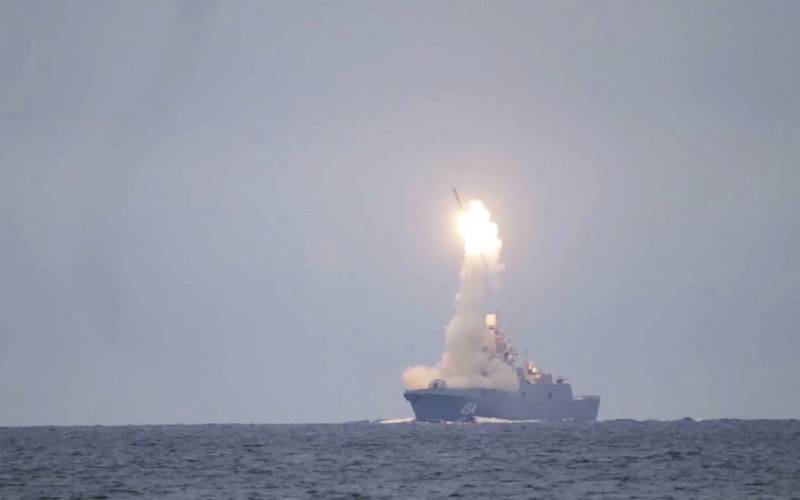 The Russian hypersonic Zircon cruise missile is launched from the frigate Admiral Groshkov on October 7, 2020, in the White Sea.