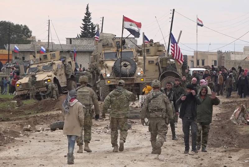 American military convoy in Syria, Russian, Syrian troops
