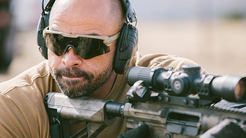 This is how Oakley eyewear became so popular with tactical pros
