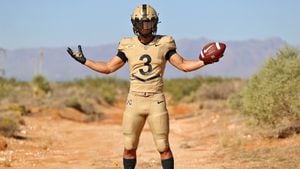 Army uniform for rivalry Navy game honors Iraq War vets from