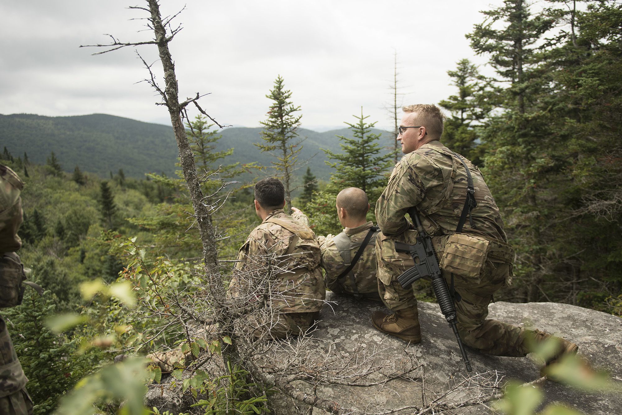 ミリタリー Walking U.S Army Sergeant Please join us in congratulating the newly promoted Gunnery