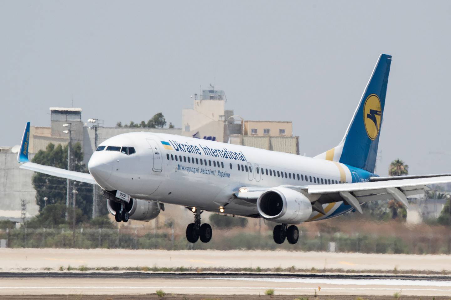 A Boeing 737-3E7 from Ukraine International Airlines