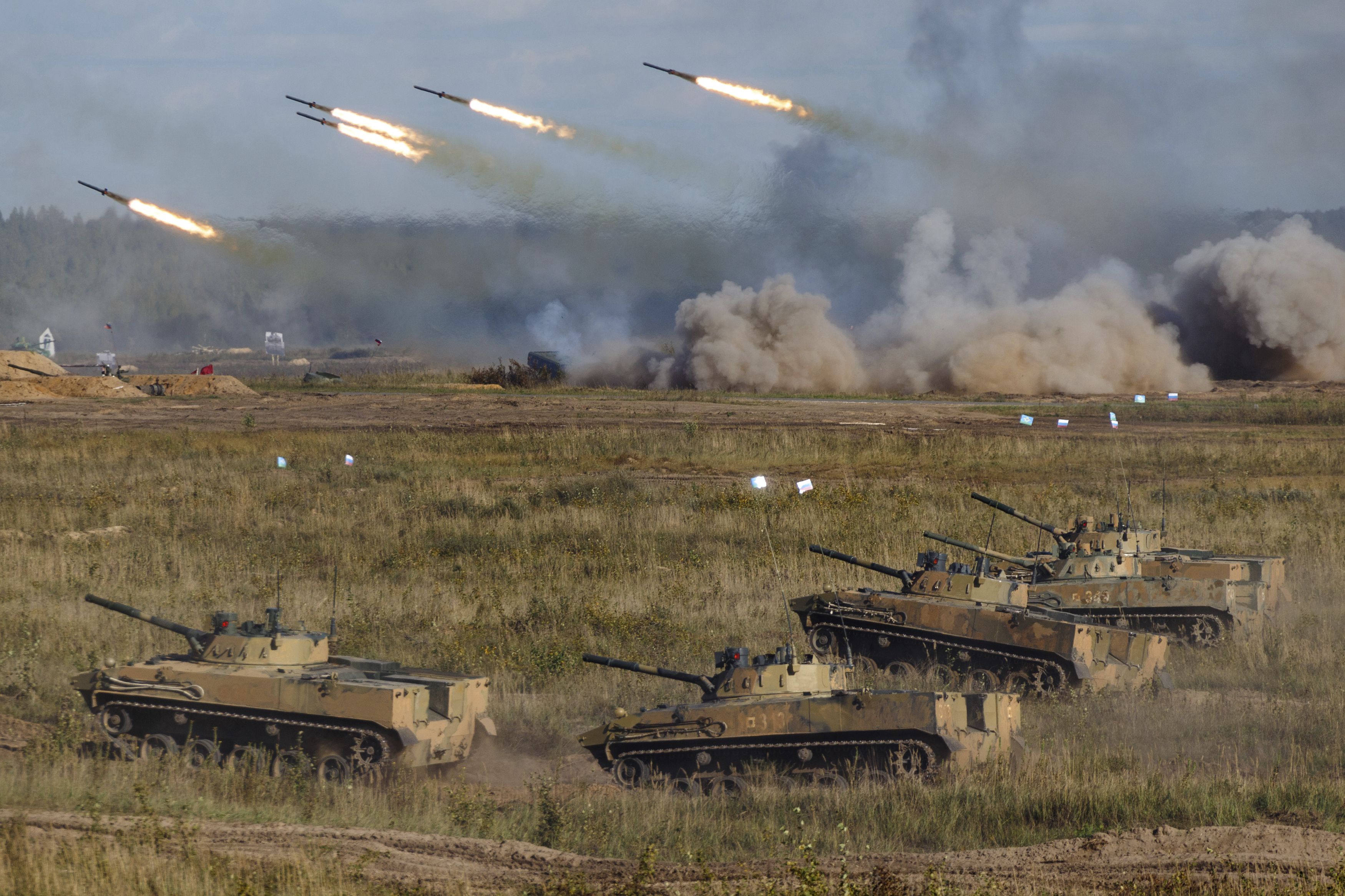 Russians have 120,000 troops on its border, increased intel gathering, Ukraine ministry says