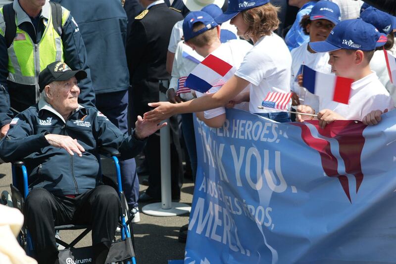 DDay vets hailed as heroes as they arrive in Normandy for anniversary