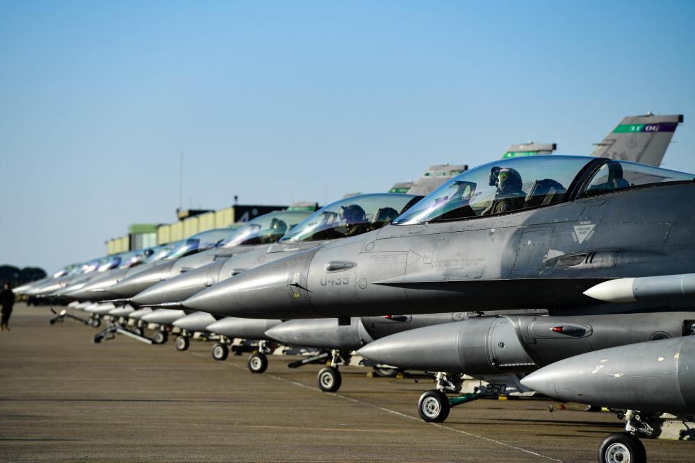 F-16 fighter jets