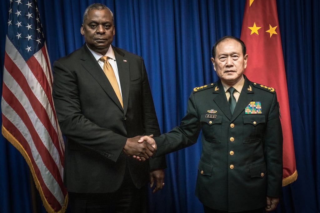 US and Chinese defense chiefs meet in Cambodia