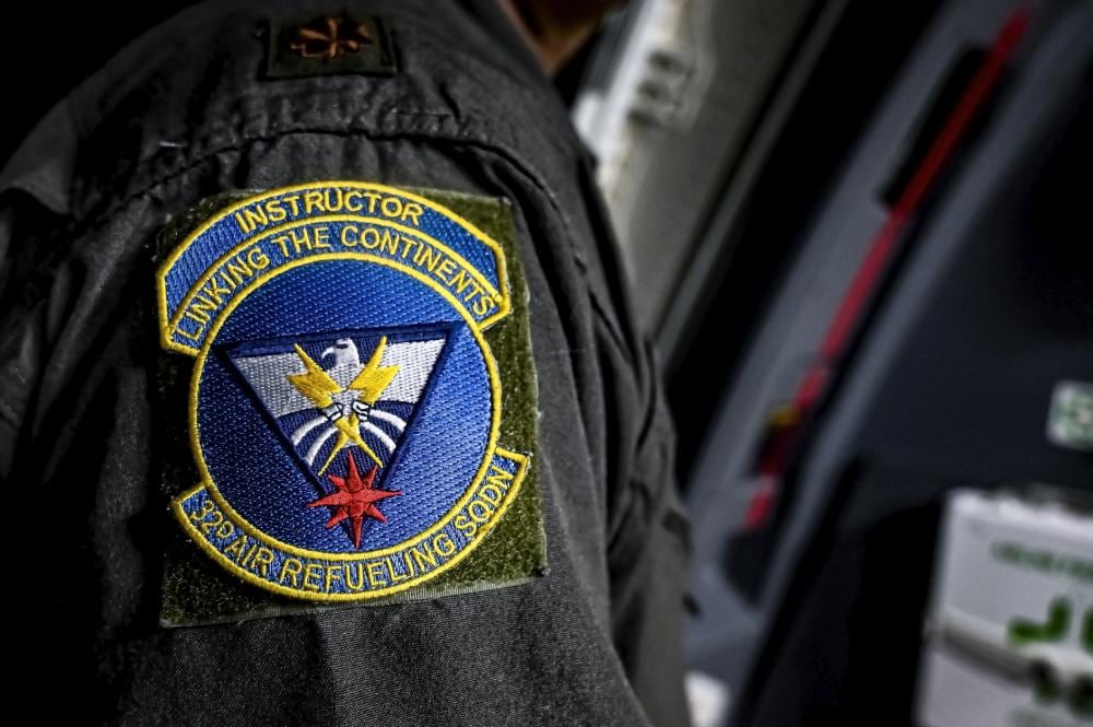 An instructor pilot patch for the 32nd Air Refueling Squadron