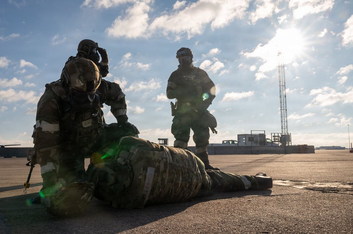 DARPA wants swarming robot medics to treat battlefield casualties