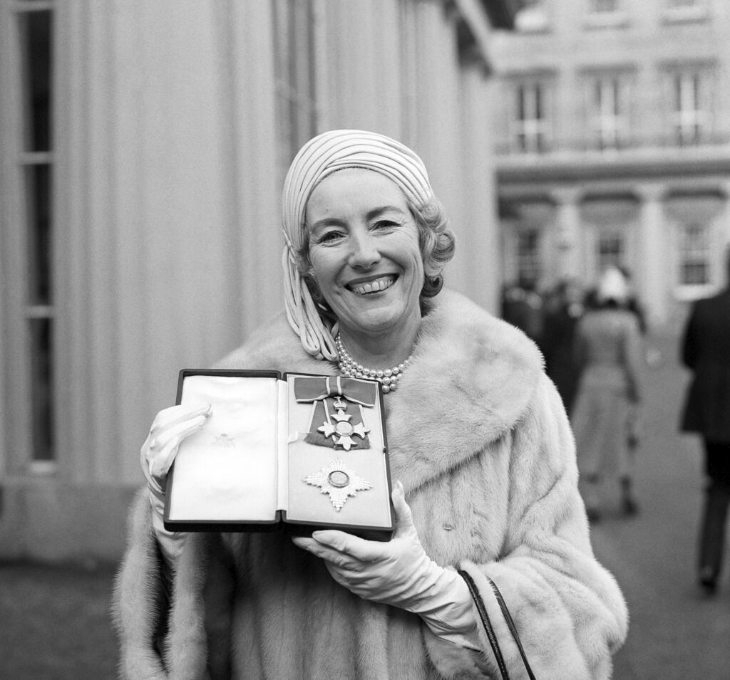 world-war-ii-forces-sweetheart-singer-vera-lynn-dies-at-103