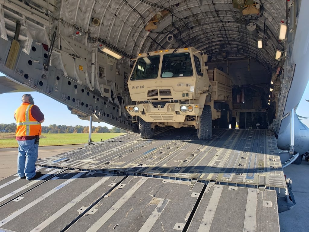 President Trump orders 5,200 active duty troops to US-Mexico border