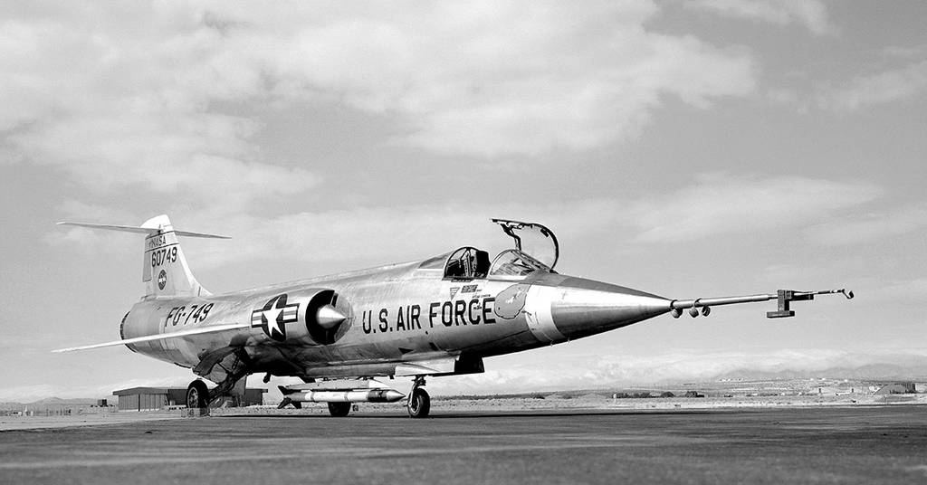 pensionist Fakultet oprejst The F-104 Starfighter was supposed to be the Air Force's fastest, highest-flying  combat jet