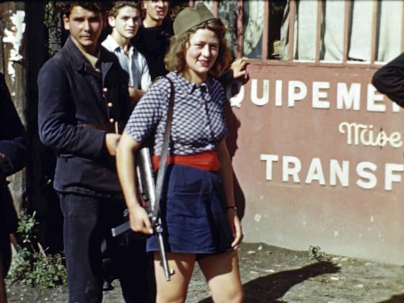 A French girl holding a weapon